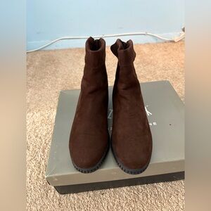Liz Claiborne Dark Brown Nubuck Boots